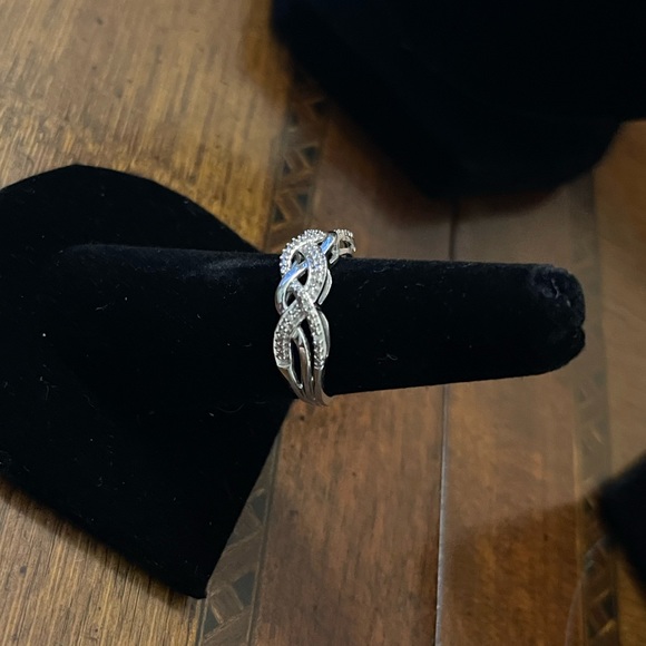 Sterling Silver Fashion Ring Size 7 - Picture 5 of 6